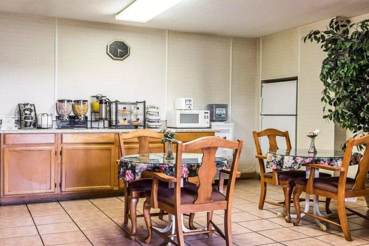 Econo Lodge Inn & Suites Matthews - Charlotte מראה חיצוני תמונה