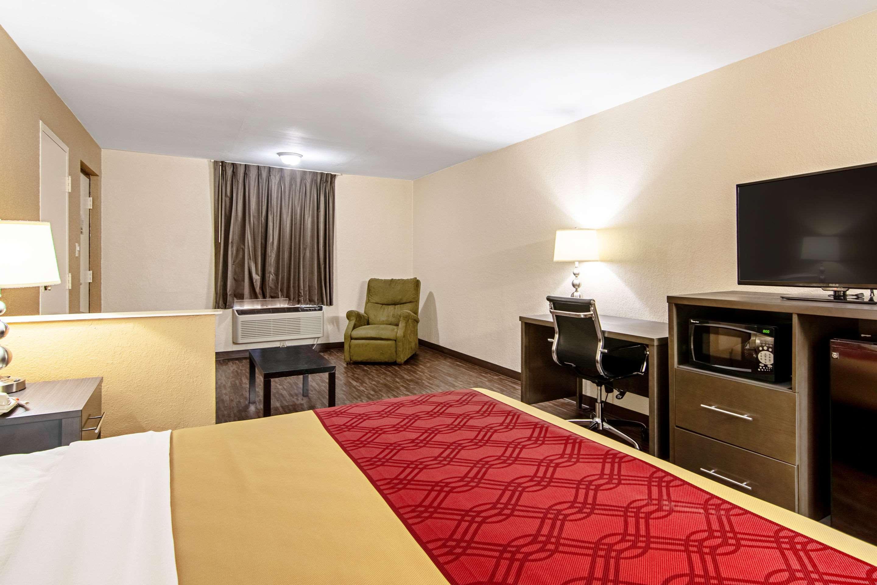 Econo Lodge Inn & Suites Matthews - Charlotte מראה חיצוני תמונה