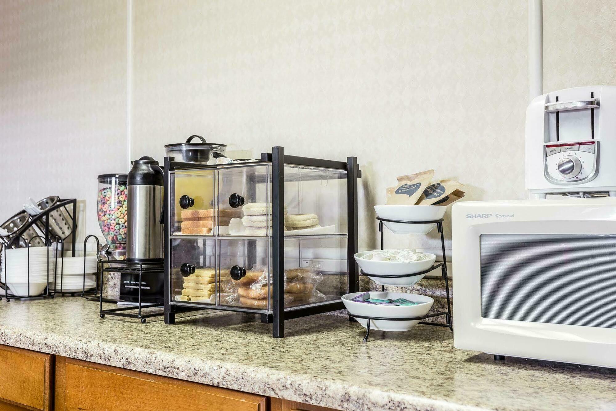 Econo Lodge Inn & Suites Matthews - Charlotte מראה חיצוני תמונה