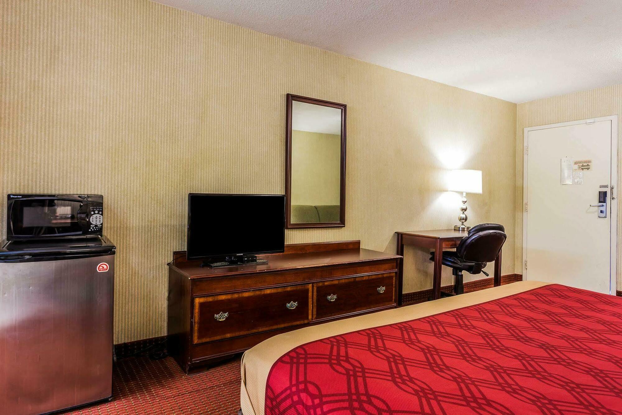 Econo Lodge Inn & Suites Matthews - Charlotte מראה חיצוני תמונה